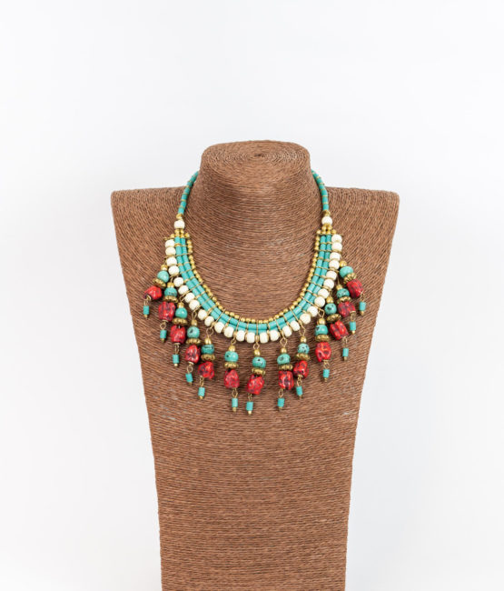 Comprar collar indio hecho con piedras naturales y metales en Guayaquil